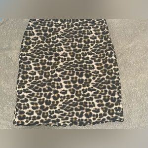 Cheeta print skirt(bundle 3 for $8)